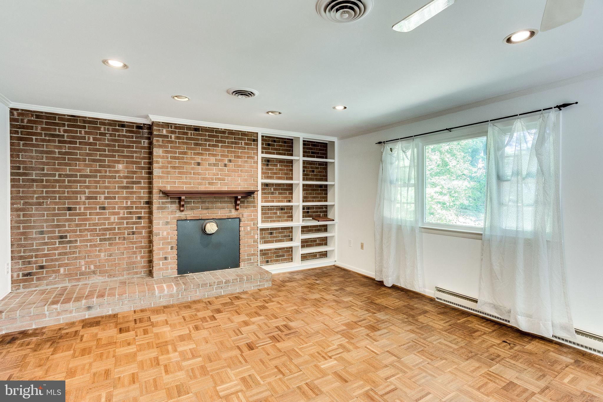 14049 Grayson Road Woodbridge, VA 22191 - Photo 12 of 31 Family Room
