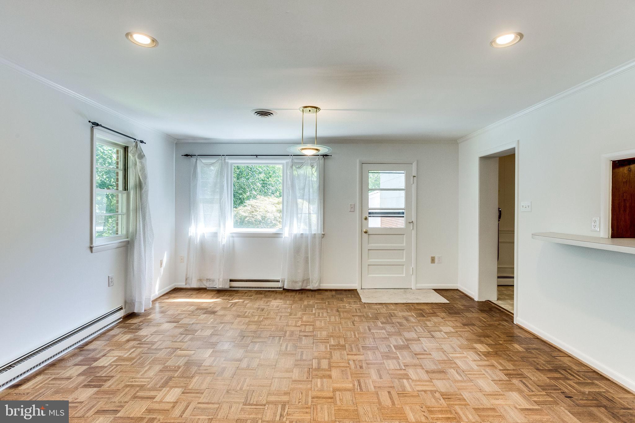 14049 Grayson Road Woodbridge, VA 22191 - Photo 13 of 31 Dining Room