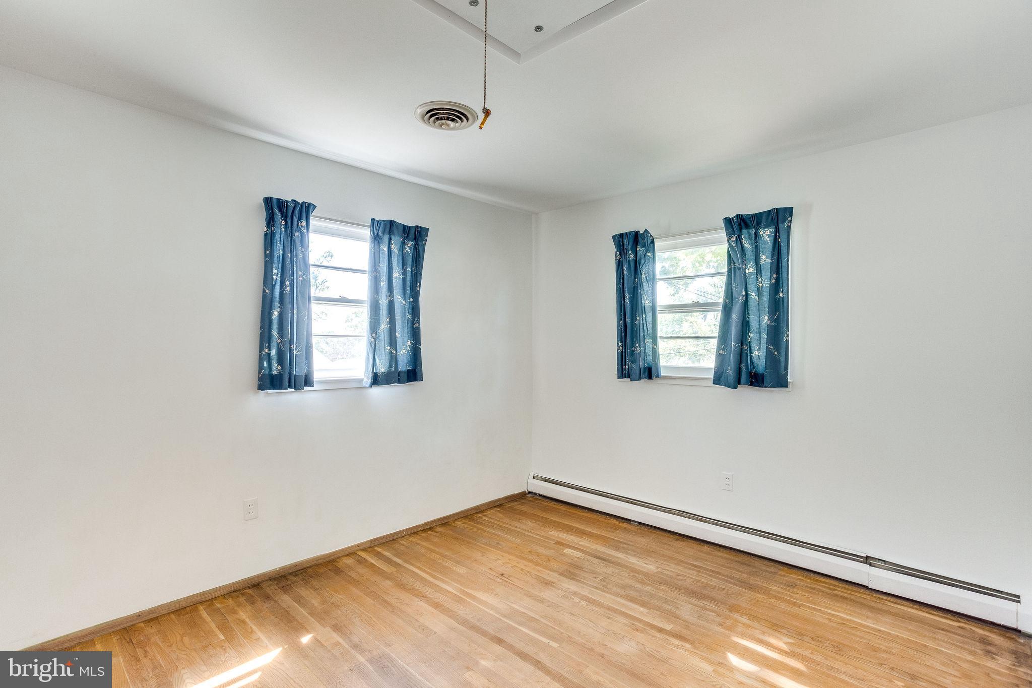14049 Grayson Road Woodbridge, VA 22191 - Photo 19 of 31 Bedroom #3