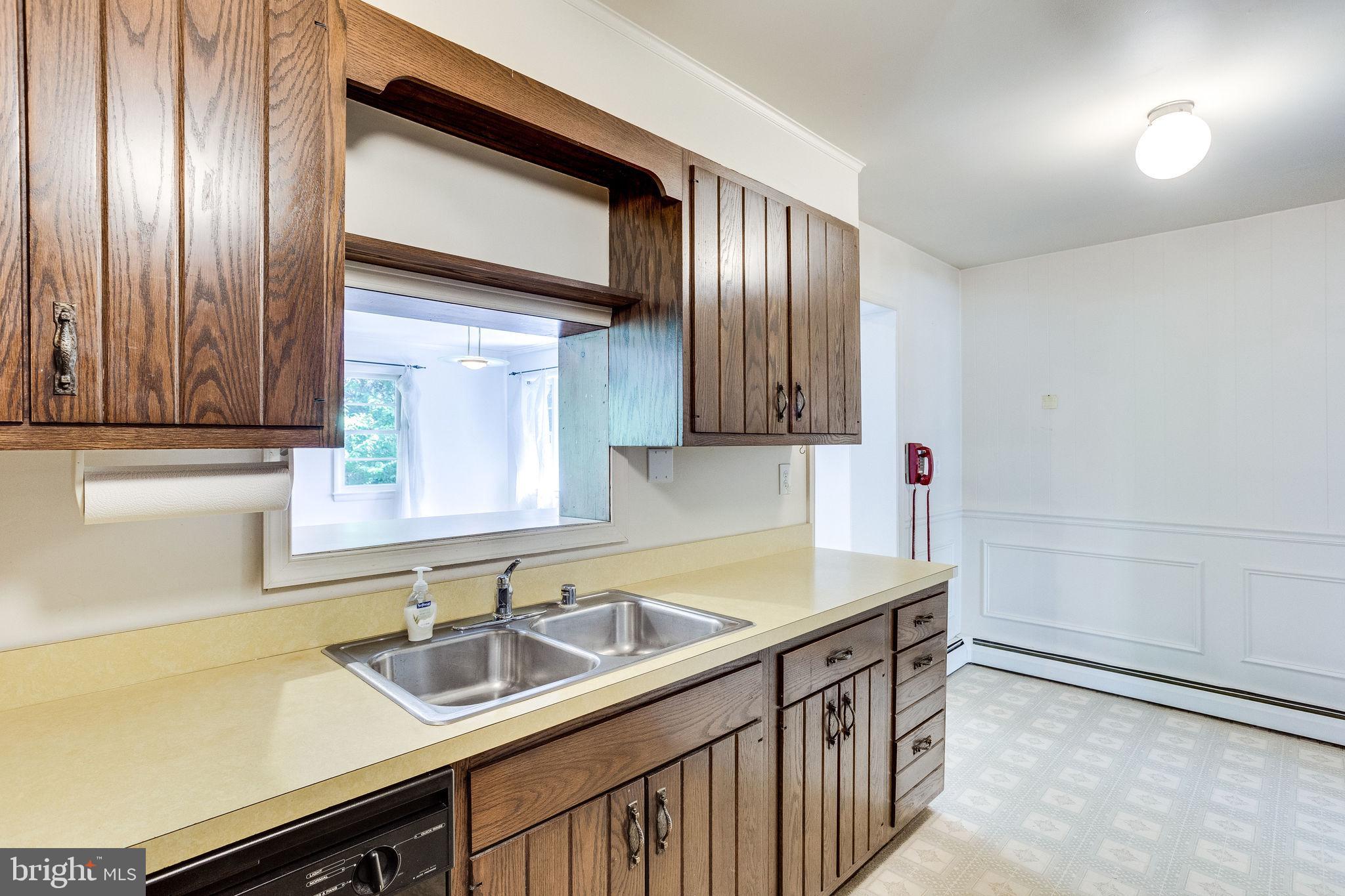 14049 Grayson Road Woodbridge, VA 22191 - Photo 9 of 31 Kitchen
