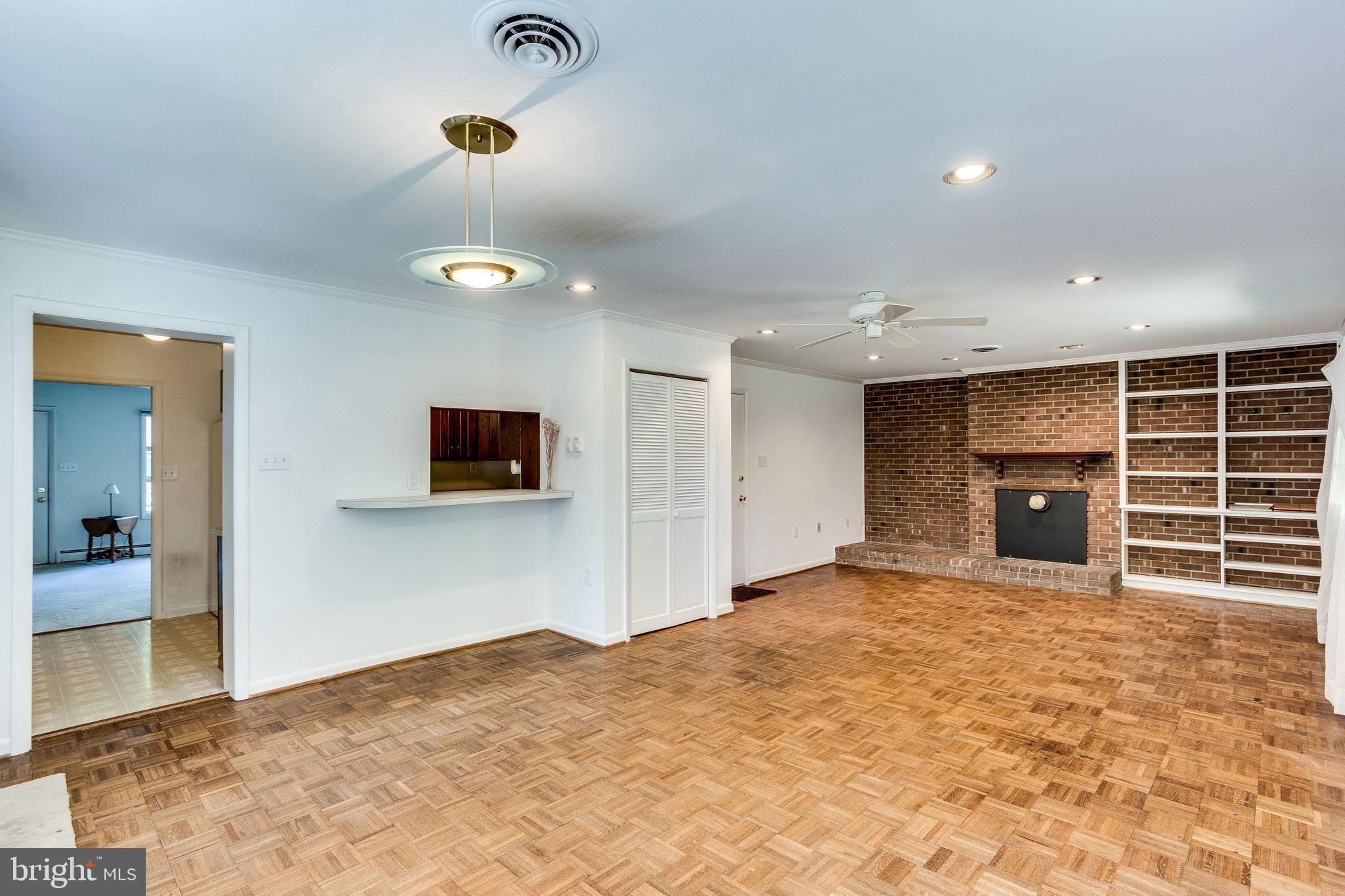 14049 Grayson Road Woodbridge, VA 22191 - Photo 10 of 31 Family Room