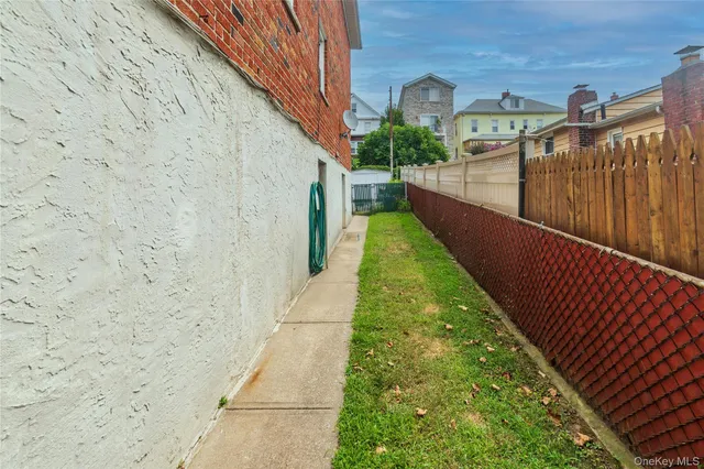 a view of backyard space
