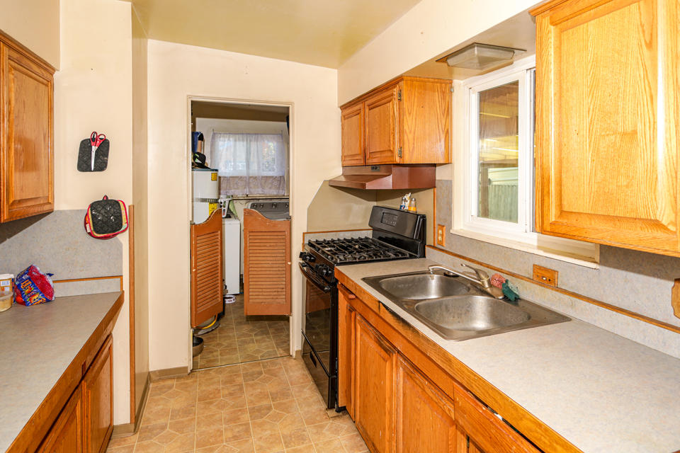 506 4th Avenue Rio Dell, CA 95562 - Photo 4 of 25