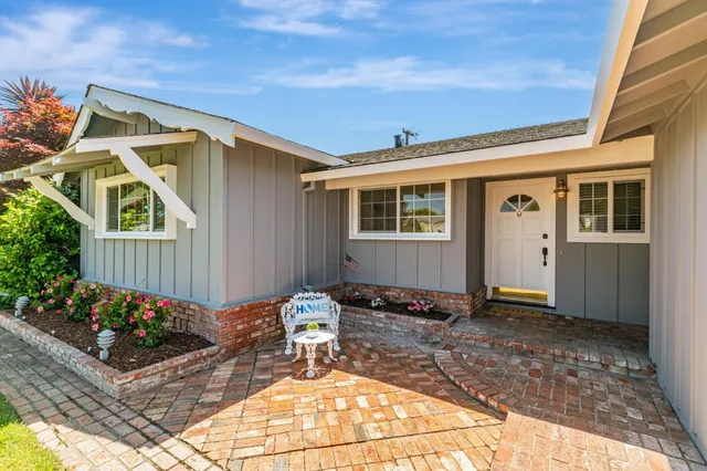 a front view of house with yard