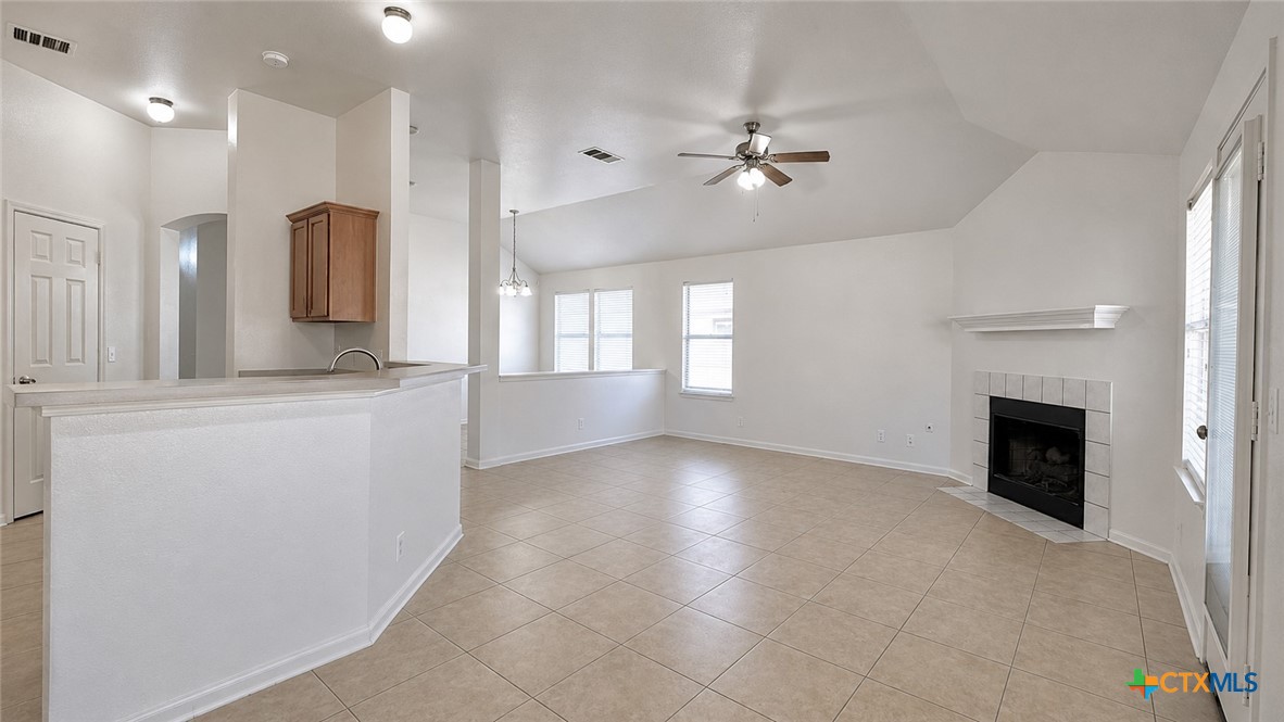 104 Evergreen Circle Georgetown, TX 78626 - Photo 5 of 18