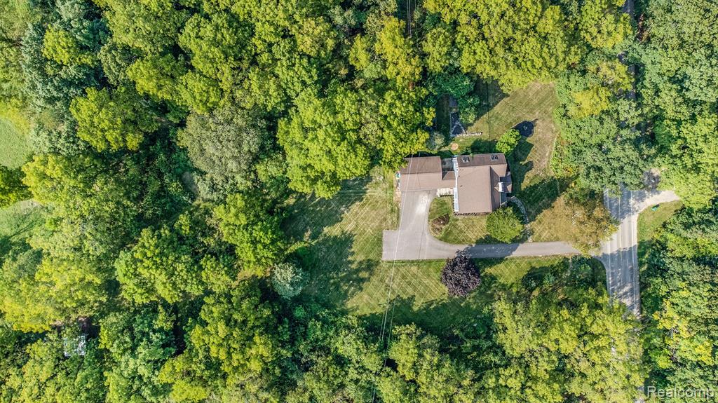 4275 Fenton Road Hartland, MI 48353 - Photo 20 of 32 Gallery Image 20
