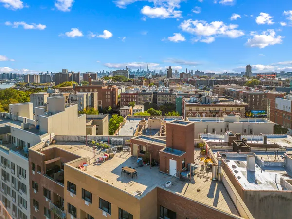 a picture of city view