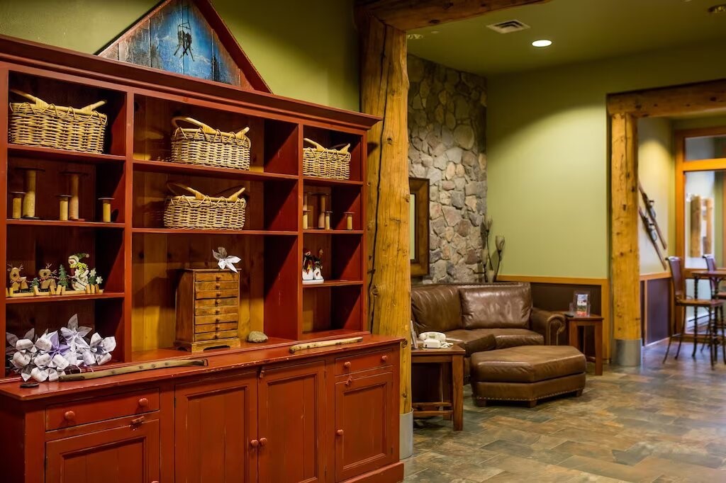 91 River Run Road, Unit 8102 Dillon, CO 80435 - Photo 20 of 25 Lobby area