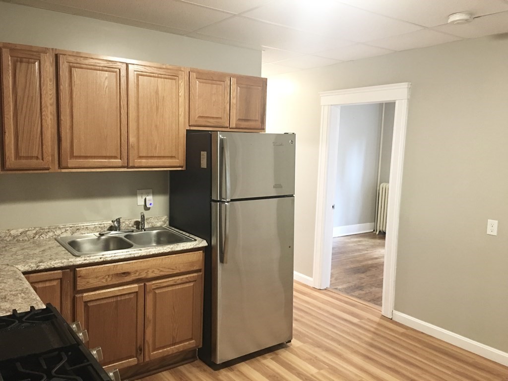 2 Holland Road Worcester, MA 01603 - Photo 10 of 41 Gallery Image 10
