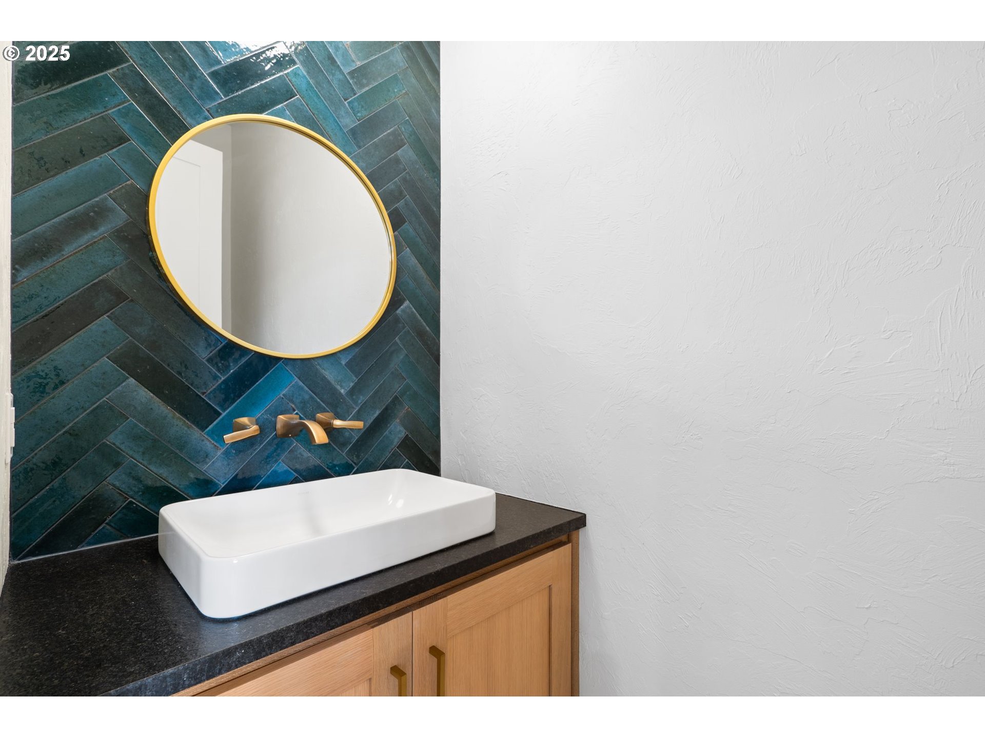 3911 Northwest 114th Street Vancouver, WA 98685 - Photo 18 of 30 a bathroom with a toilet sink and mirror