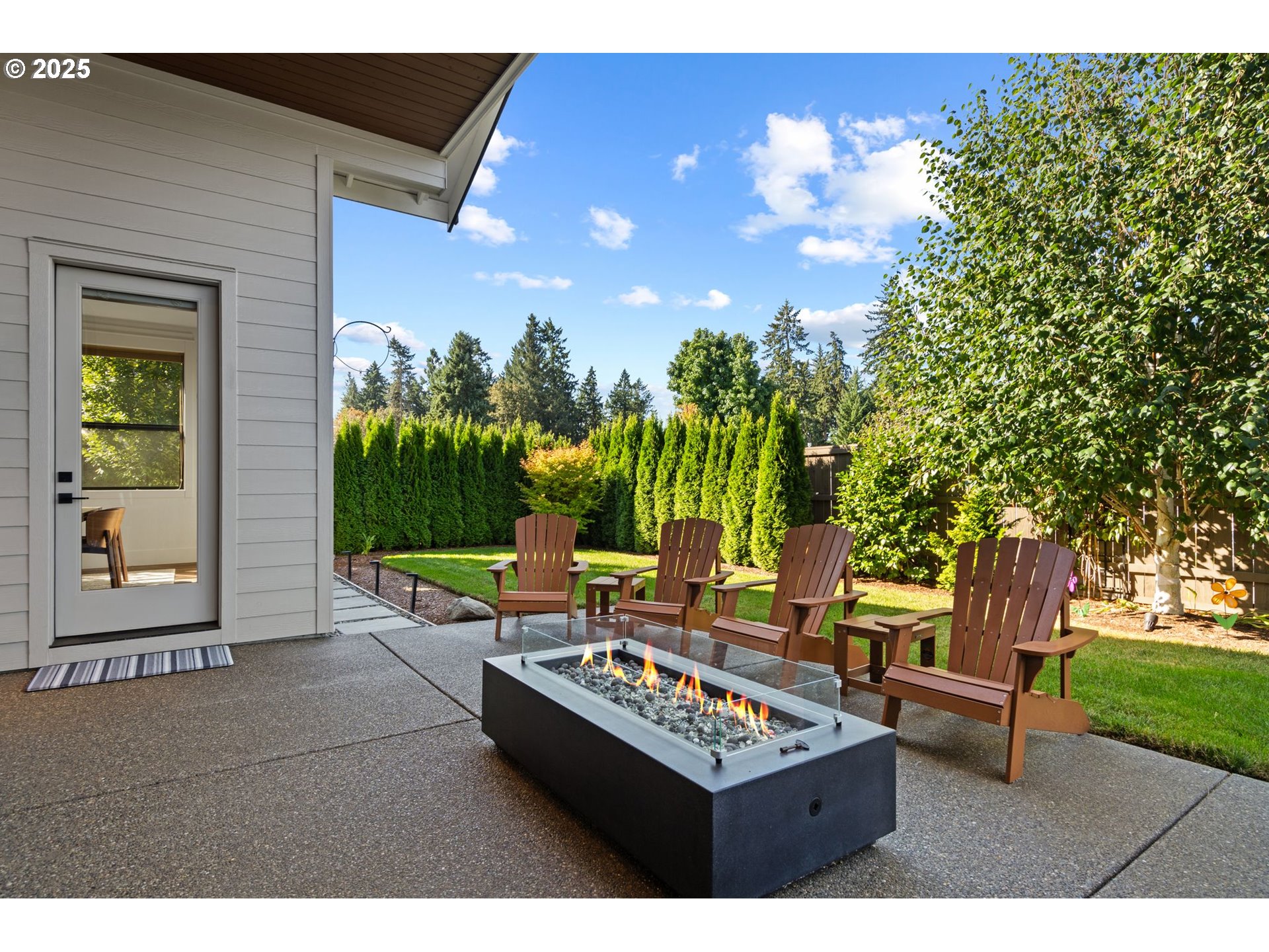 3911 Northwest 114th Street Vancouver, WA 98685 - Photo 22 of 30 a view of a chairs and table in a patio