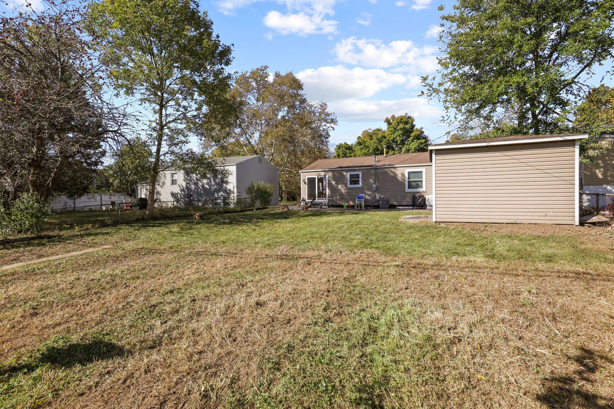 3386 Fontaine Road Columbus, OH 43232 - Photo 5 of 27 Oversized Back Yard