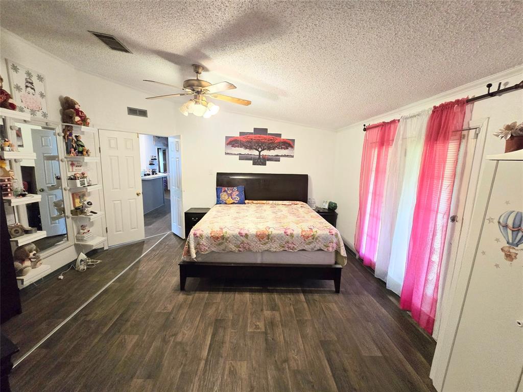 813 West 12th Street Cameron, TX 76520 - Photo 14 of 31