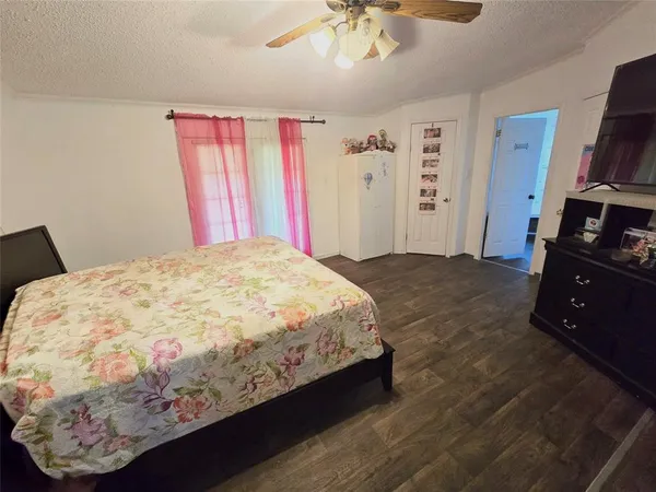 $180,000 | 813 West 12th Street, Cameron, TX 76520