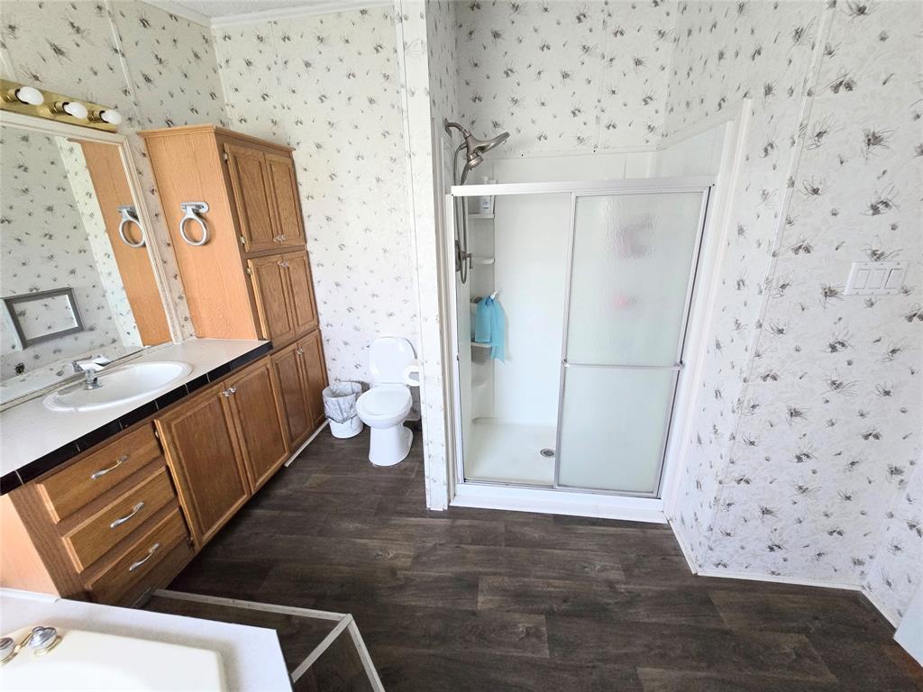 813 West 12th Street Cameron, TX 76520 - Photo 17 of 31