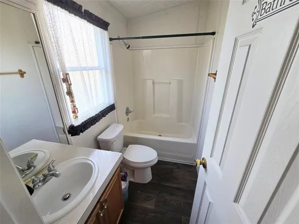 $180,000 | 813 West 12th Street, Cameron, TX 76520