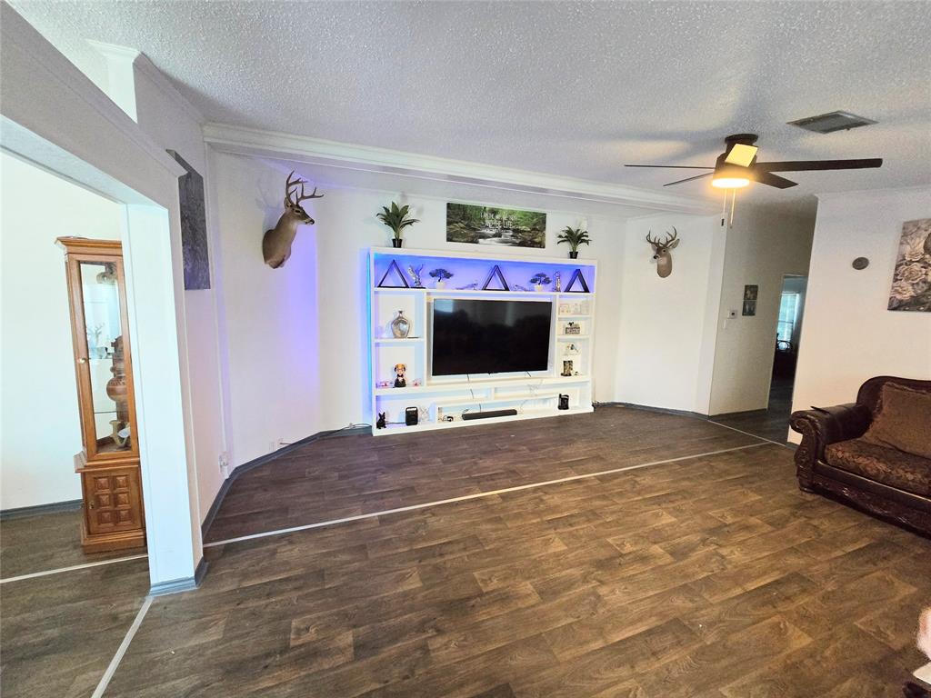 813 West 12th Street Cameron, TX 76520 - Photo 5 of 31