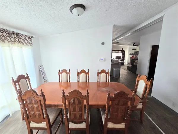 $180,000 | 813 West 12th Street, Cameron, TX 76520