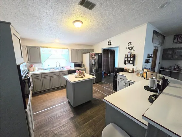 $180,000 | 813 West 12th Street, Cameron, TX 76520