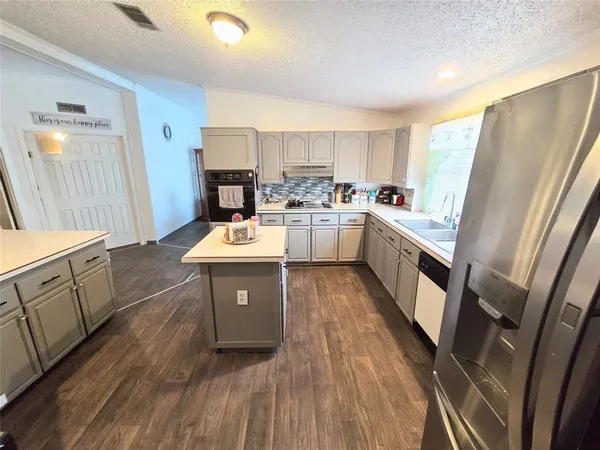 $180,000 | 813 West 12th Street, Cameron, TX 76520