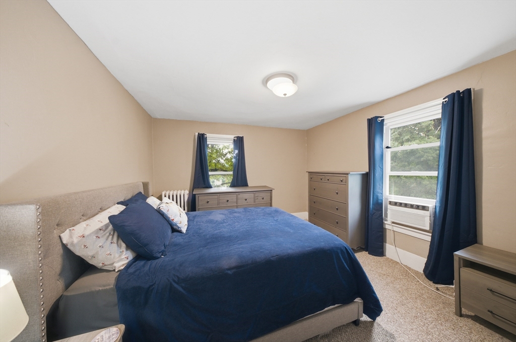 42 South Main Street Uxbridge, MA 01569 - Photo 27 of 41