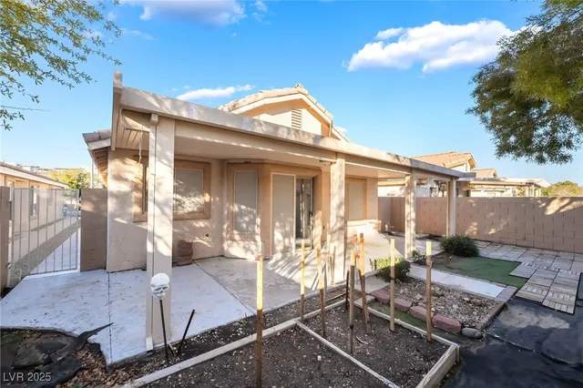 $1,950 | 11000 Vallerosa Street, Las Vegas, NV 89141