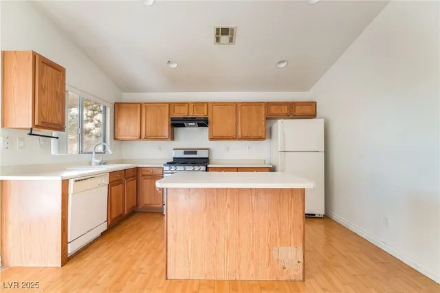 $1,950 | 11000 Vallerosa Street, Las Vegas, NV 89141