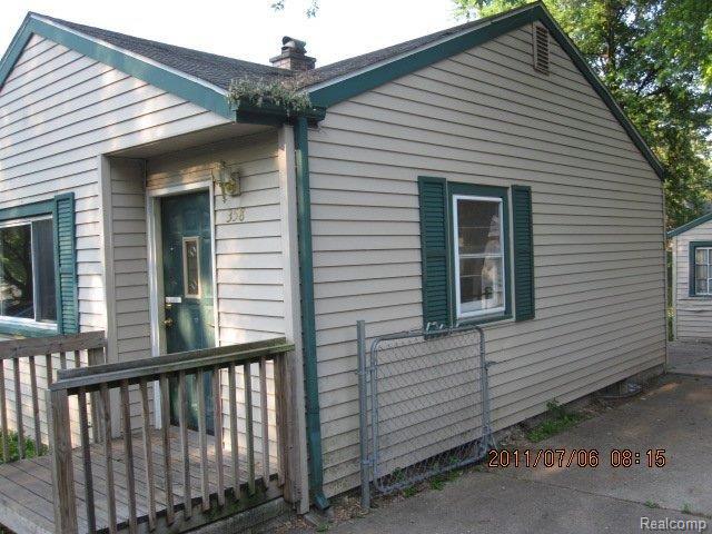 358 Dover Road Waterford, MI 48328 - Photo 2 of 9 IMG_1328