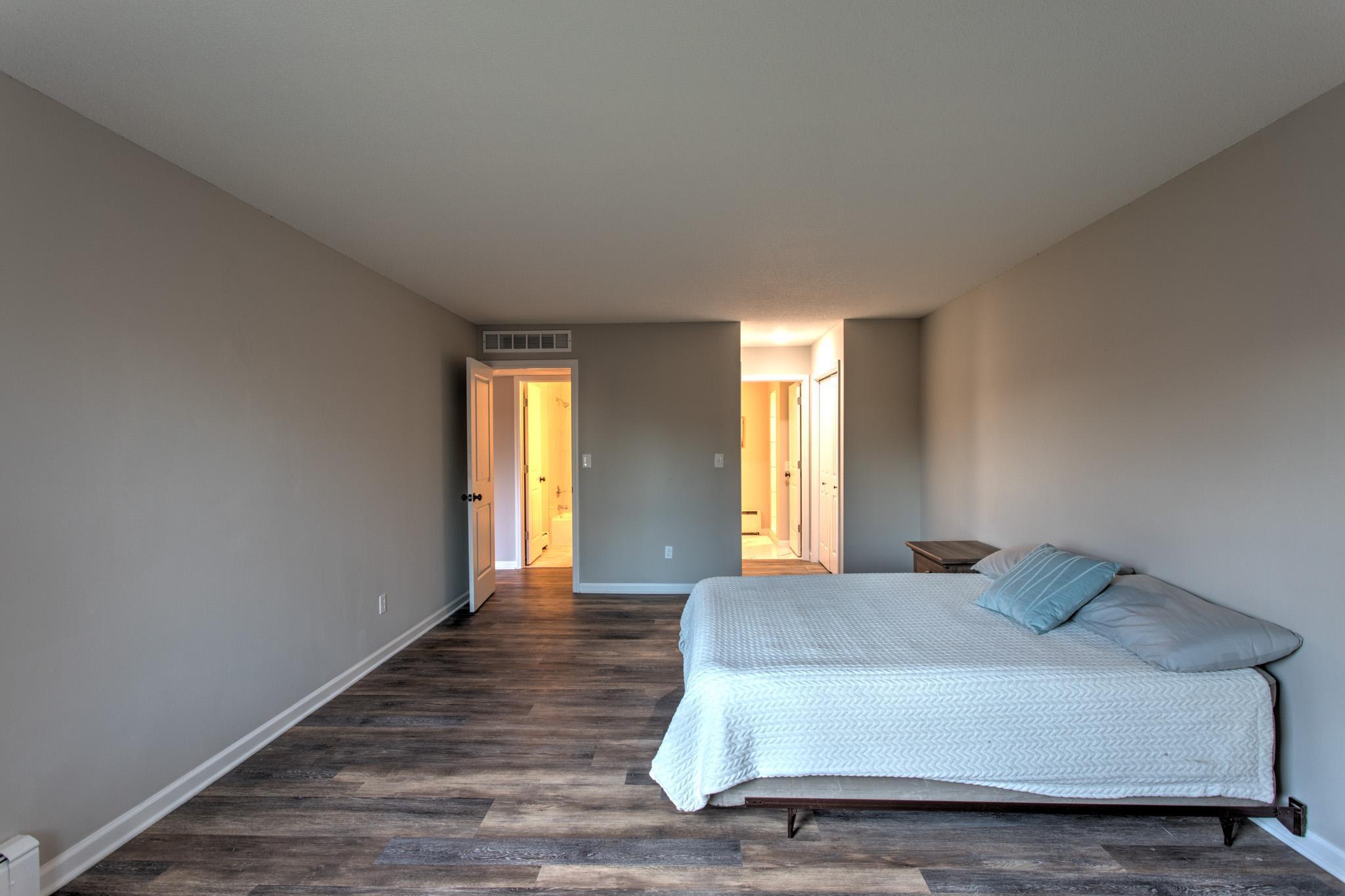 2240 Midland Grove Road, Unit 301 Roseville, MN 55113 - Photo 11 of 20 Gallery Image 11