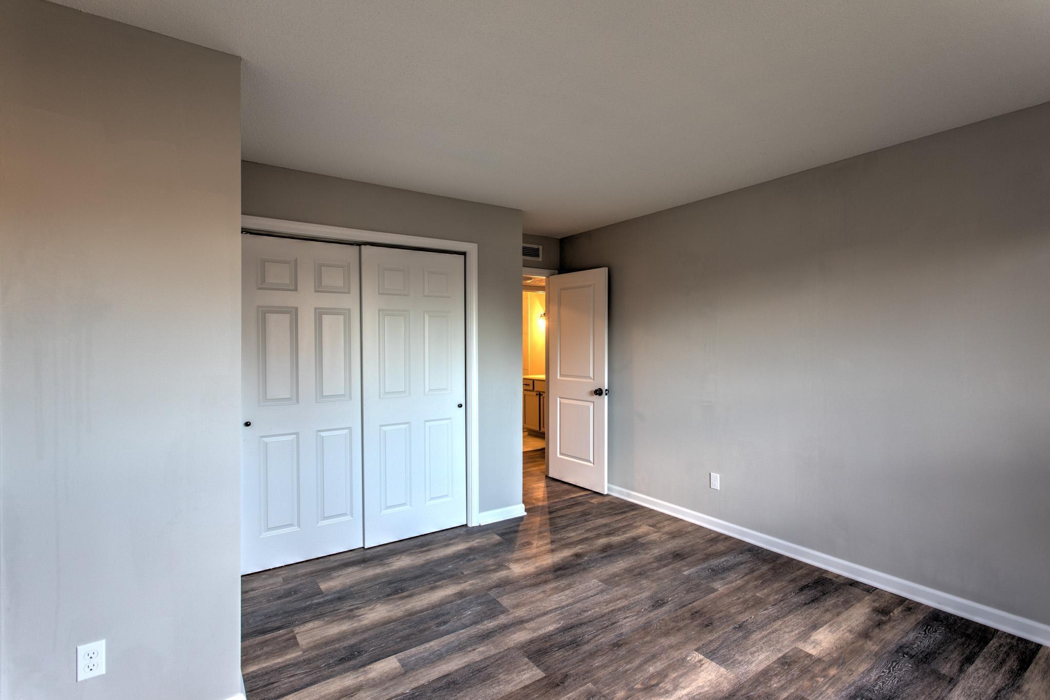2240 Midland Grove Road, Unit 301 Roseville, MN 55113 - Photo 14 of 20 Gallery Image 14