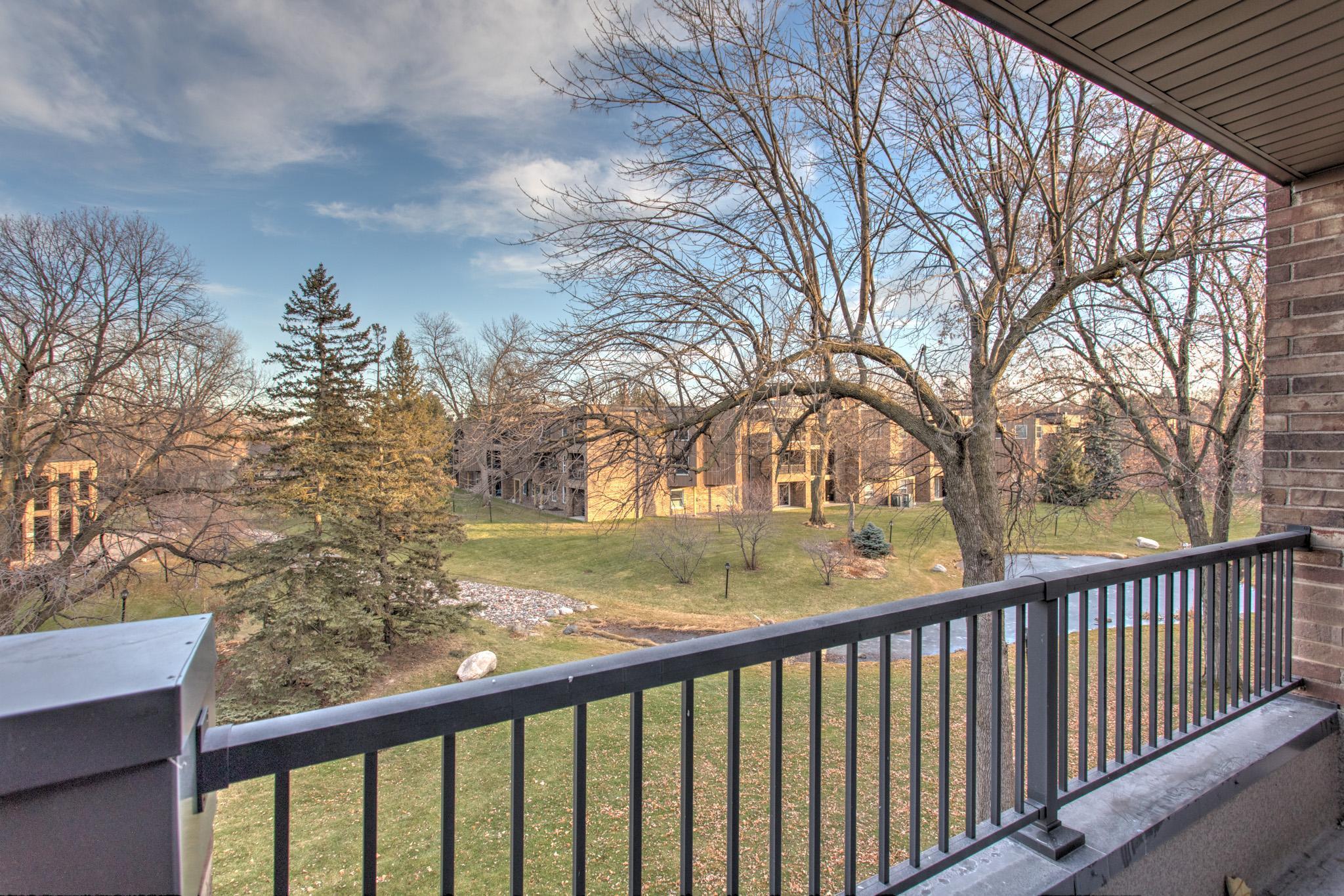 2240 Midland Grove Road, Unit 301 Roseville, MN 55113 - Photo 8 of 20 Gallery Image 8