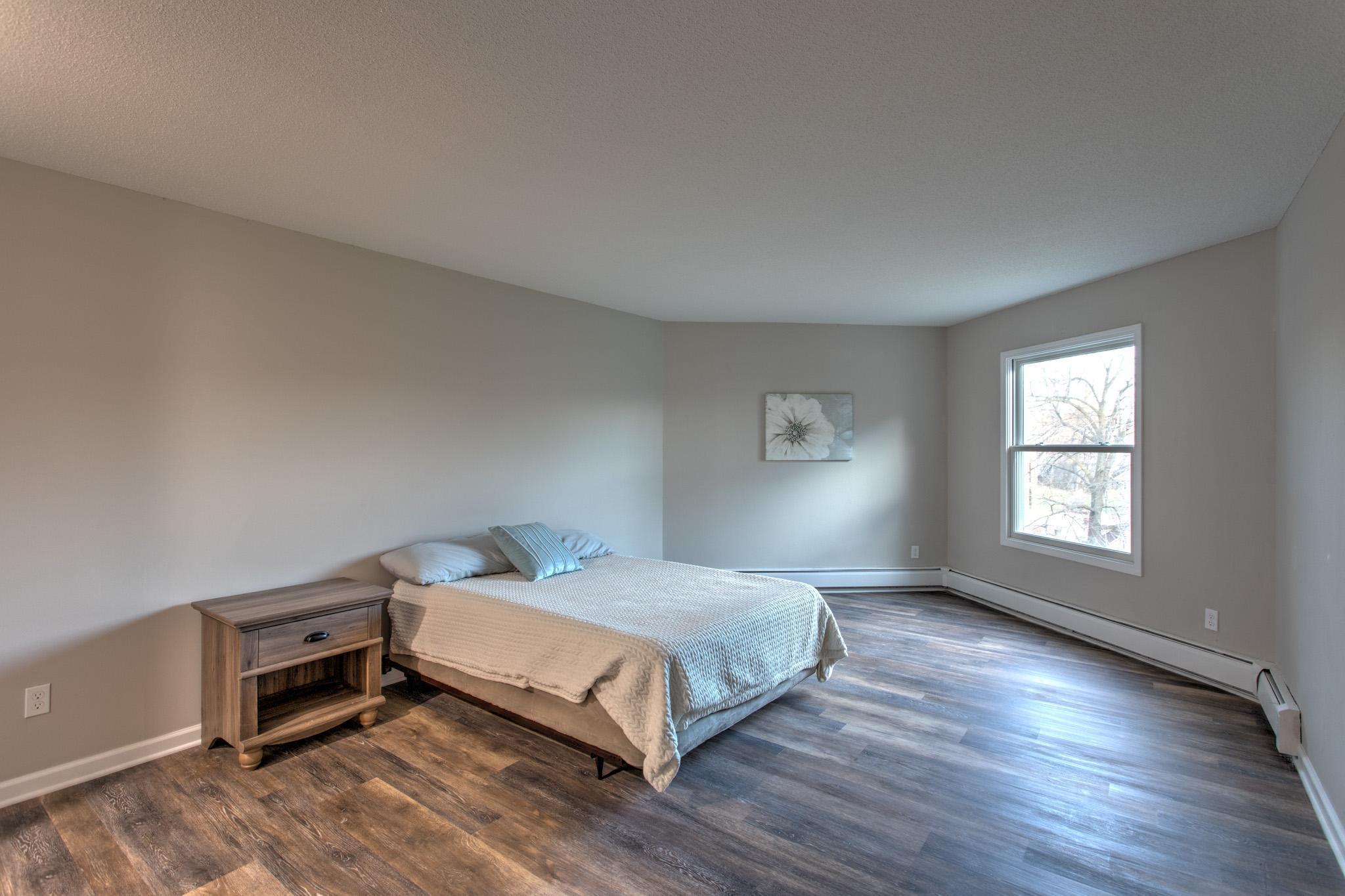 2240 Midland Grove Road, Unit 301 Roseville, MN 55113 - Photo 10 of 20 Gallery Image 10