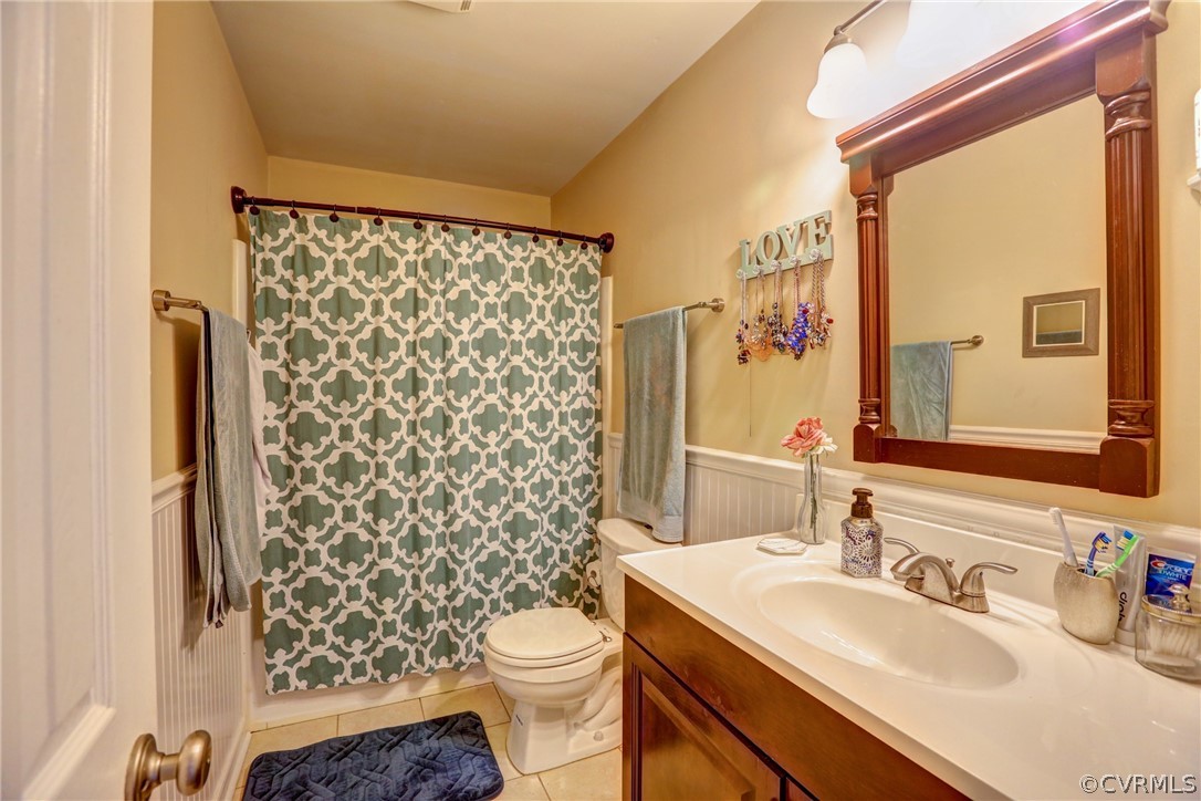 3909 Bronholly Road Chesterfield, VA 23832 - Photo 32 of 38 a bathroom with a sink toilet and shower