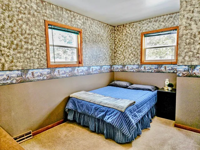 $300,000 | 10955 199th Avenue Northeast, New London, MN 56273