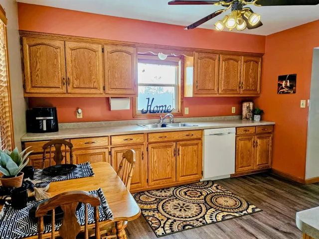 $300,000 | 10955 199th Avenue Northeast, New London, MN 56273