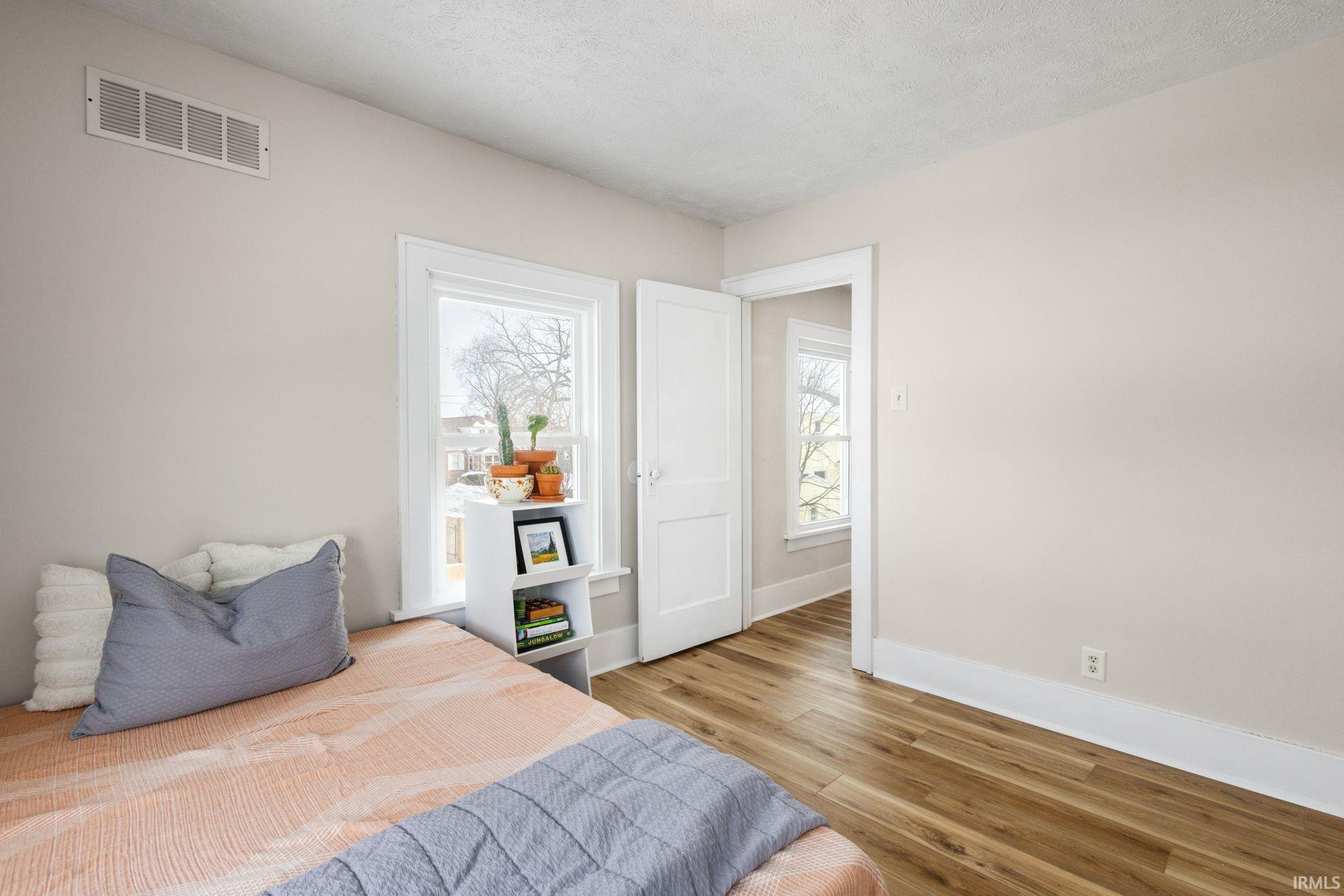 1016 Division Street Mishawaka, IN 46545 - Photo 7 of 35