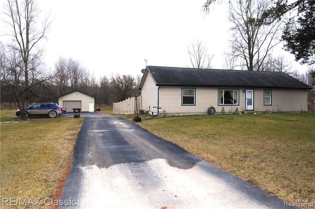 47315 Wear Road Belleville, MI 48111 - Photo 3 of 33