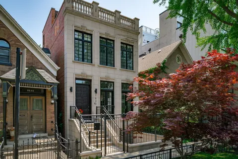 $2,000,000 | 1633 North Wolcott Avenue, Chicago, IL 60622