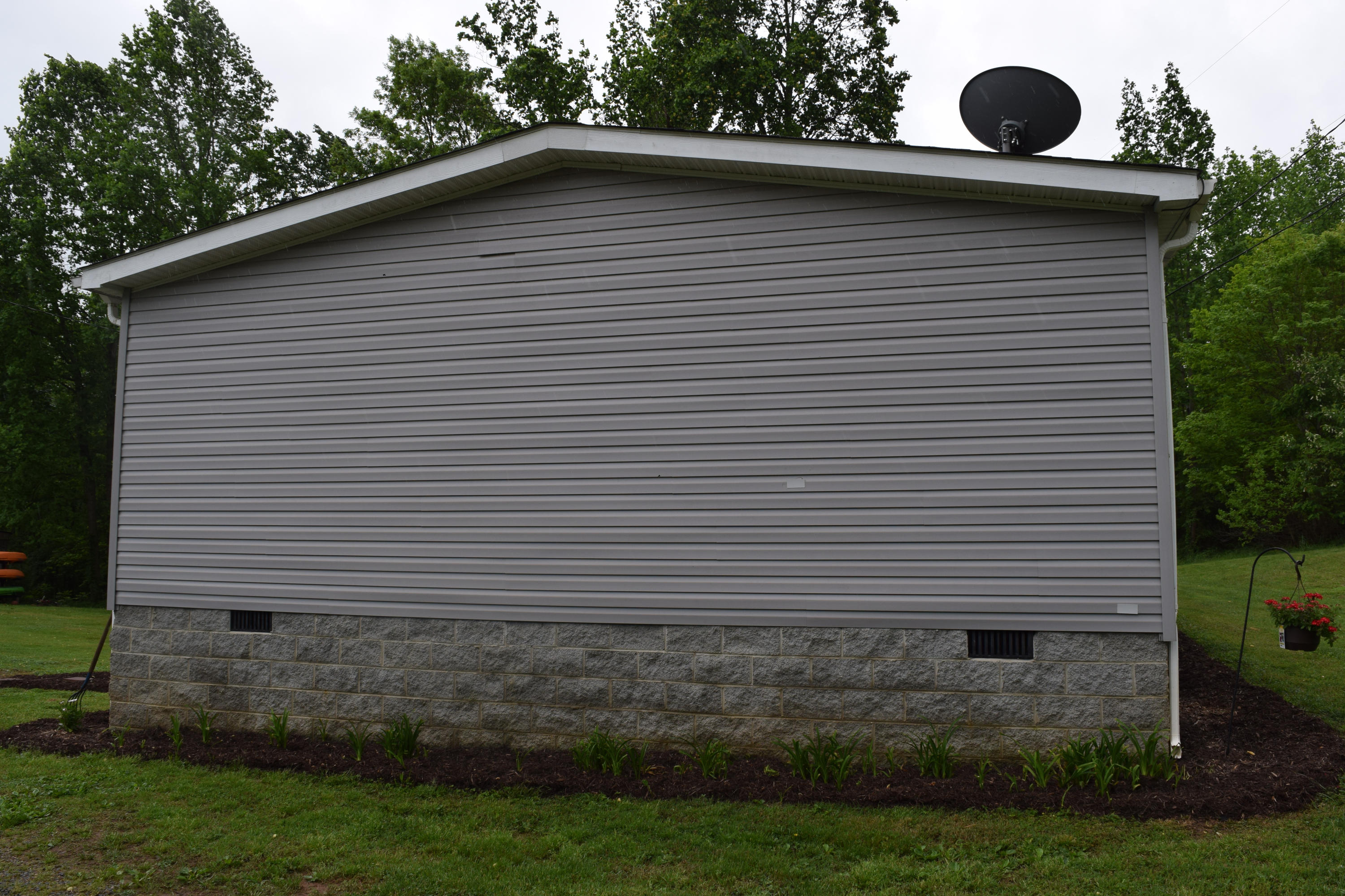4752 Waidsboro Road Ferrum, VA 24088 - Photo 5 of 38 a view of a back yard of the house