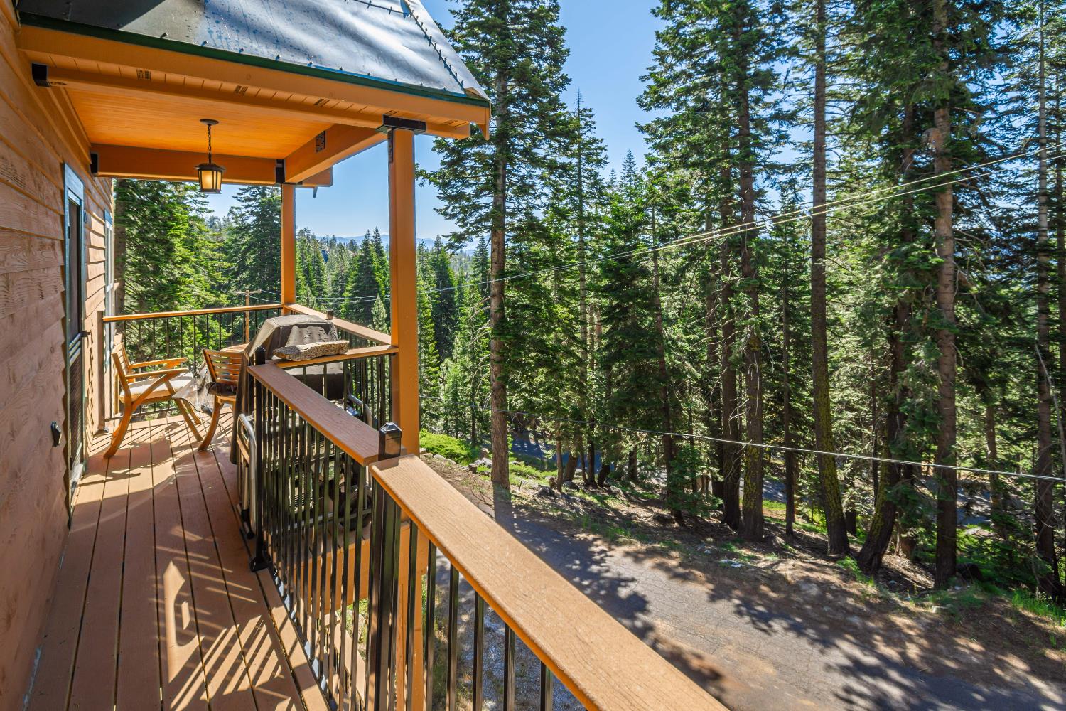 1070 Mountain View Road Arnold, CA 95223 - Photo 44 of 99 a view of balcony with wooden floor and fence
