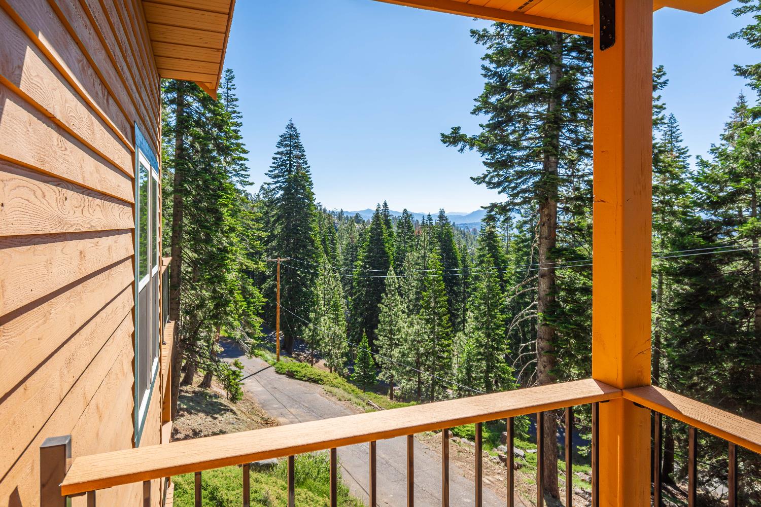 1070 Mountain View Road Arnold, CA 95223 - Photo 45 of 99 a view of a balcony with trees