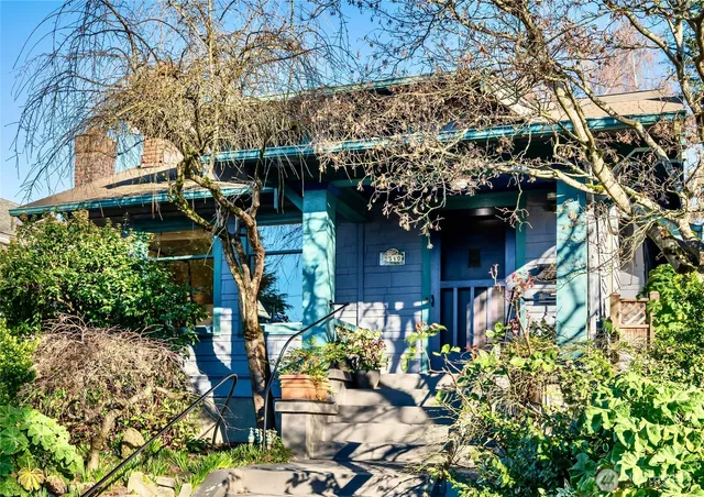 $1,250,000 | 2540 1st Avenue West, Seattle, WA 98119