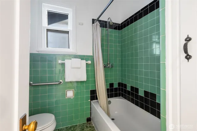 $1,250,000 | 2540 1st Avenue West, Seattle, WA 98119