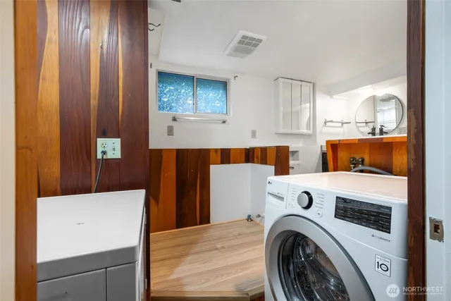 $1,250,000 | 2540 1st Avenue West, Seattle, WA 98119