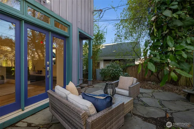 $1,250,000 | 2540 1st Avenue West, Seattle, WA 98119