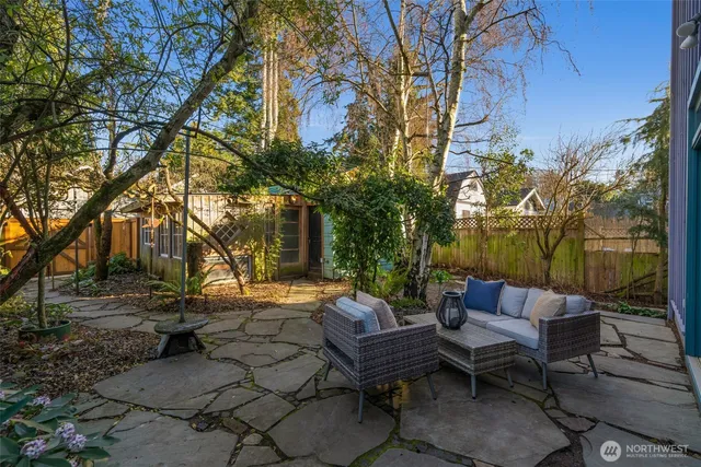 $1,250,000 | 2540 1st Avenue West, Seattle, WA 98119