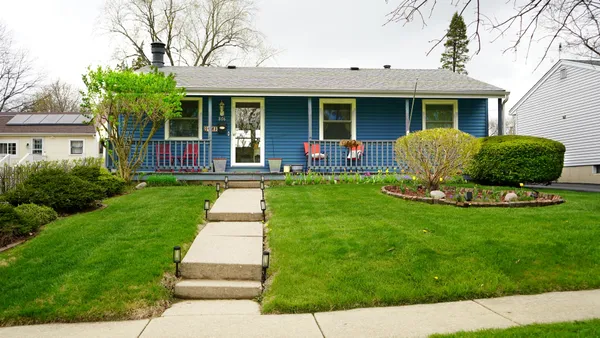 $349,900 | 806 South Oak Street, West Chicago, IL 60185