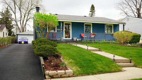 $349,900 | 806 South Oak Street, West Chicago, IL 60185