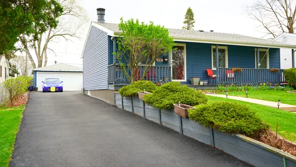 $349,900 | 806 South Oak Street, West Chicago, IL 60185