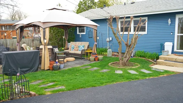$349,900 | 806 South Oak Street, West Chicago, IL 60185